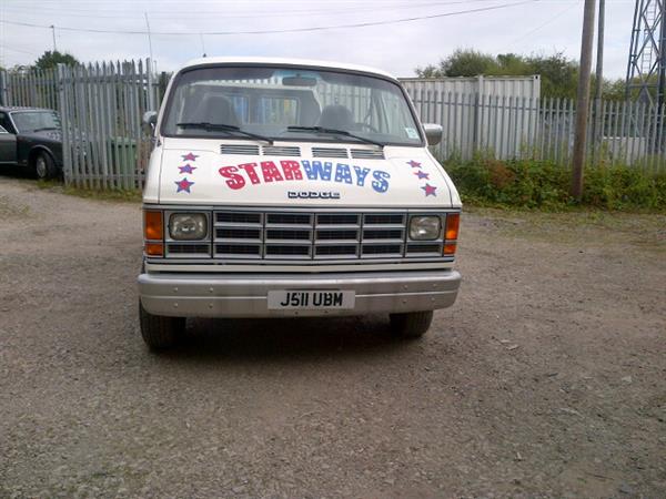 DODGE OPEN TOP 8 SEATER DODGE OPEN TOP 8 SEATER
