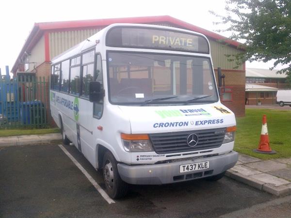 MERCEDES VARIO Automatic 20 seat coach with taillift