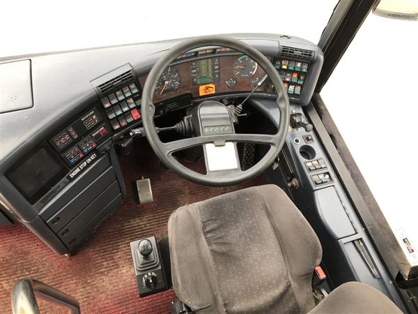 2002 Neoplan Starliner Mercedes v8 twin turbo AVS manual gearbox 2002 Neoplan Starliner Mercedes v8 twin turbo AVS manual gearbox