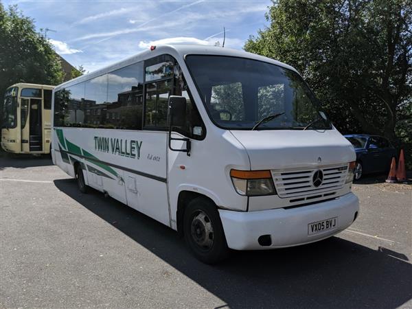 2005 Mercedes 33 seat mini coach