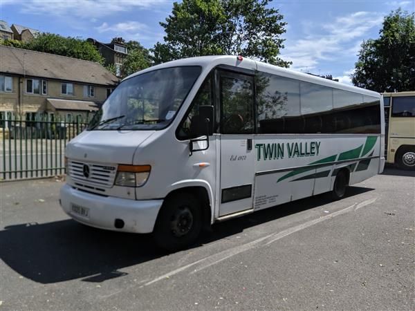 2005 Mercedes 33 seat mini coach