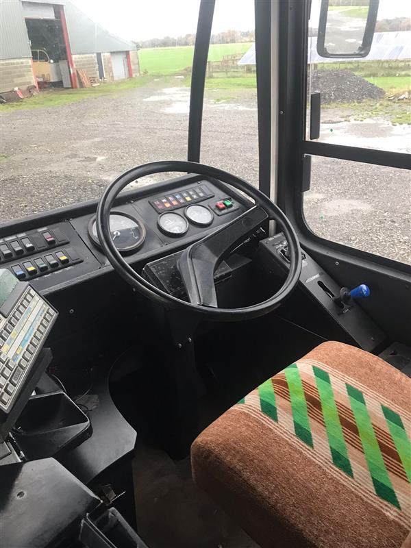 1977 Leyland national service bus