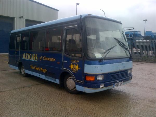 1998 RIGHT HAND DRIVE  Toyota coaster 22 SEATER