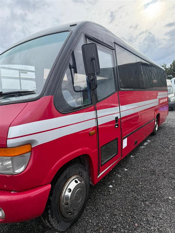 2005 Mercedes 29 seat Plaxton Cheetah minicoach 2005 Mercedes 29 seat Plaxton Cheetah minicoach