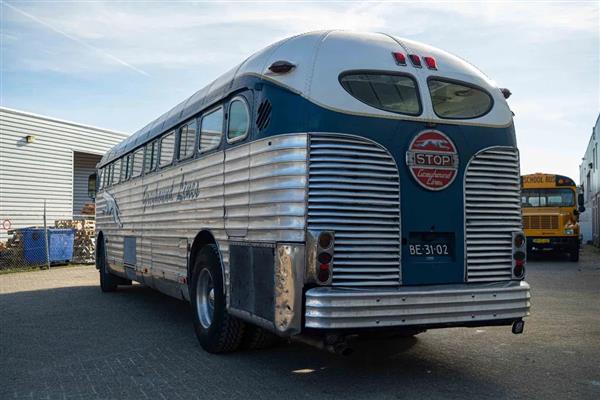 1948 Greyhound Silversides bus 1948 Greyhound Silversides bus